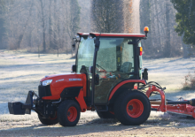 Муніципальні трактори Kubota B2311 HDBC