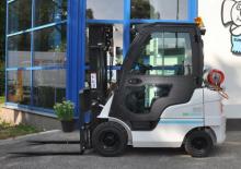 навантажувач з вилковим захватом LPG UniCarriers DX 20