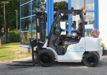 навантажувач з вилковим захватом LPG UniCarriers DX2-30