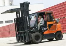 навантажувач з вилковим захватом LPG Doosan G40S-5