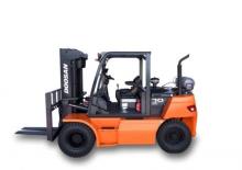навантажувач з вилковим захватом LPG Doosan G70S-7