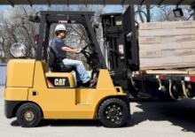 навантажувач з вилковим захватом LPG Caterpillar GC45K STR
