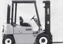 навантажувач з вилковим захватом LPG Clark GPM 30
