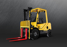 навантажувач з вилковим захватом LPG Hyster H2.5UT 