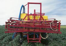 Обприскувачі польові Beyne PA 18