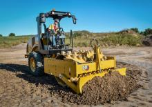 одновальцові дорожні катки Caterpillar CP7