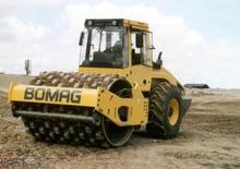 одновальцові дорожні катки Bomag BW 213 PDH-4