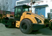 одновальцові дорожні катки YTO LT620B