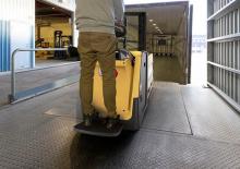 Палетні візки Stand Up Rider Platform Caterpillar NPV20N3D