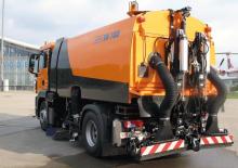 Підмітальні машини, Права всмоктувальна головка Schmidt SK 700
