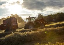 Прес-підбирачі рулонні  Massey Ferguson 2946