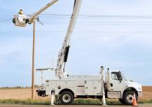 Причіпні підйомники з шарнірною стрілою Altec AA55E+