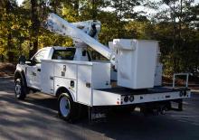 Причіпні підйомники з шарнірною стрілою Altec AT335