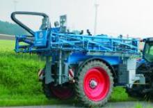 Причіпні польові обприскувачі Unia R 815 XXL