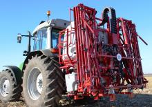 Причіпні польові обприскувачі Unia Rex 1218
