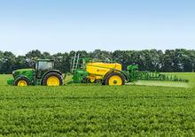 Причіпні польові обприскувачі John Deere M962