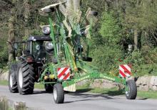 Причіпні валкоутворювачі (барабанні граблі) Krone Swadro 809