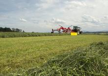 Причіпні валкоутворювачі (барабанні граблі) Pöttinger Top 722 