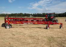 Причіпні валкоутворювачі (барабанні граблі) Case IH WR302
