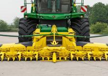 приставка для збирання кукурудзи John Deere 360plus