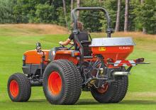 розкидач добрив Kubota VS330