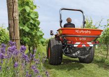 розкидач добрив Kubota VS400