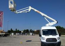 Причіпні підйомники з шарнірною стрілою Easy Lift EV150 