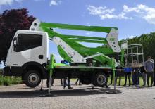 Автомобільні підйомники з шарнірною стрілою Socage forSte 20 D