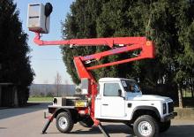 Причіпні підйомники з шарнірною стрілою ISOLI MPT140 4x4