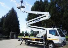 Причіпні підйомники з шарнірною стрілою ISOLI PNT 27 14