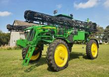 Самохідні польові обприскувачі John Deere 4830