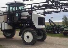 Самохідні польові обприскувачі Challenger SpraCoupe 7450
