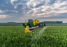 Самохідні польові обприскувачі John Deere R4050i
