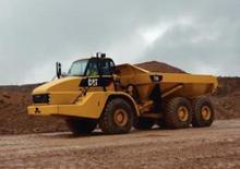 Шарнірні самоскиди Caterpillar 735