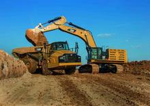Шарнірні самоскиди Caterpillar 740B