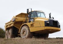 Шарнірні самоскиди Caterpillar 740B-EJ