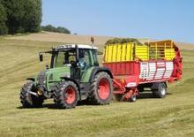 Спрощені причепи для силосу Pöttinger EuroBoss 330 H