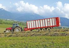 Спрощені причепи для силосу Pöttinger Jumbo 10010 L