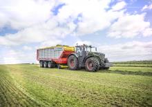 Спрощені причепи для силосу Pöttinger Jumbo 8540