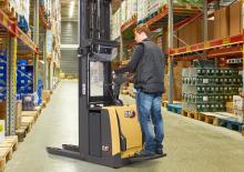 Палетні штабелери Stand Up Rider Platform Caterpillar NSV16P