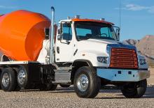 стійке шасі Freightliner 114SD Day Cab Cummins ISX12N