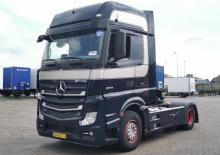 Тягачі Mercedes-Benz Axor 2345 6x2