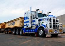 Тягачі Kenworth T909 36” Aero roof X15 8x6