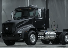 Тягачі Volvo Trucks VNX 300.500 8x6 Tridem