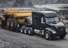 Тягачі Volvo Trucks VNX 400.527 8x4