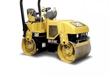 Тандемні вібраційні дорожні катки Caterpillar CB 214 E