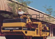 Тандемні вібраційні дорожні катки Caterpillar CB-534