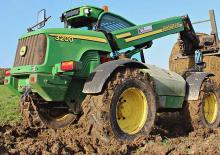 Телескопічні навантажувачі John Deere 3200