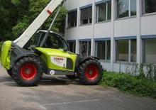 Телескопічні навантажувачі Claas Scorpion 9040
