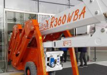 Гусеничні телескопічні підйомники Easy Lift R360WBA 